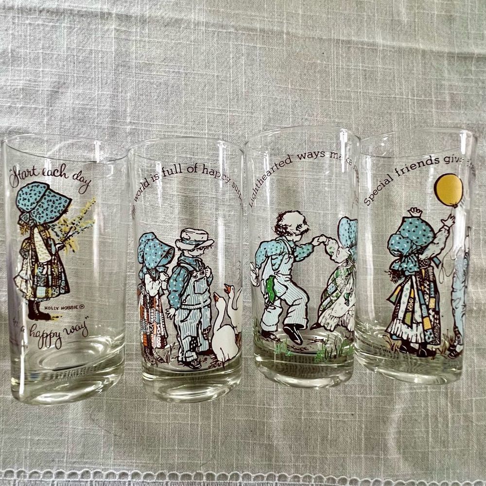🌟🌟VINTAGE🌟🌟 Holly Hobbie American Greetings Glass Tumblers Set Of 4